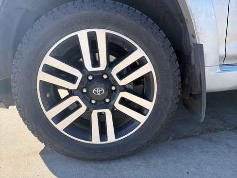 Used 2020 Toyota 4Runner Limited AWD/4WD image 11