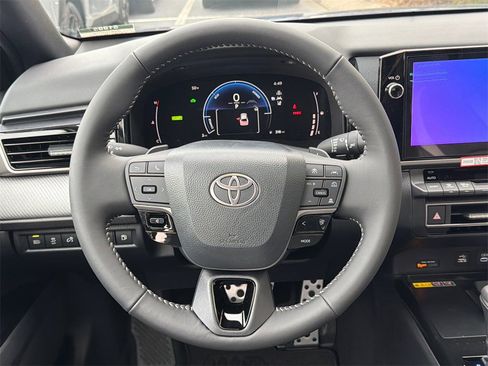 Used 2026 Toyota Camry SE w/ Multimedia Upgrade Package image 23