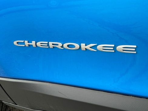 Certified 2022 Jeep Cherokee Latitude Lux AWD/4WD image 33