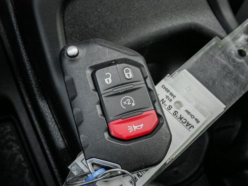 Used 2023 Jeep Gladiator Overland AWD/4WD image 36