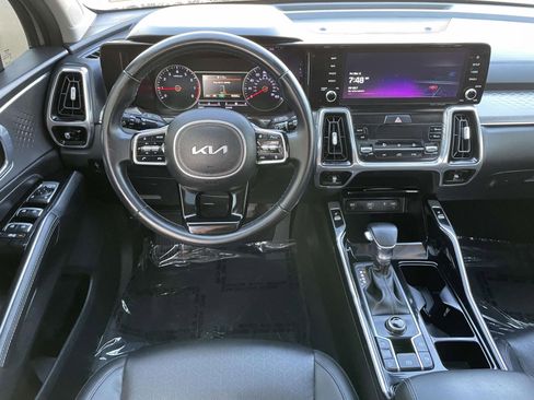 Used 2022 Kia Sorento SX image 19