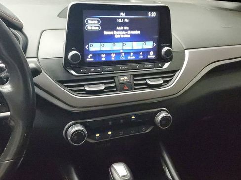 Used 2024 Nissan Altima 2.5 SR FWD image 24