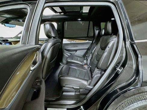 Used 2022 Cadillac XT6 Premium Luxury w/ Platinum Package FWD image 24