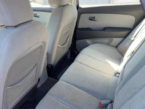Used 2010 Hyundai Elantra SE FWD image 9
