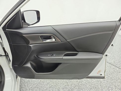 Used 2016 Honda Accord Sport image 20