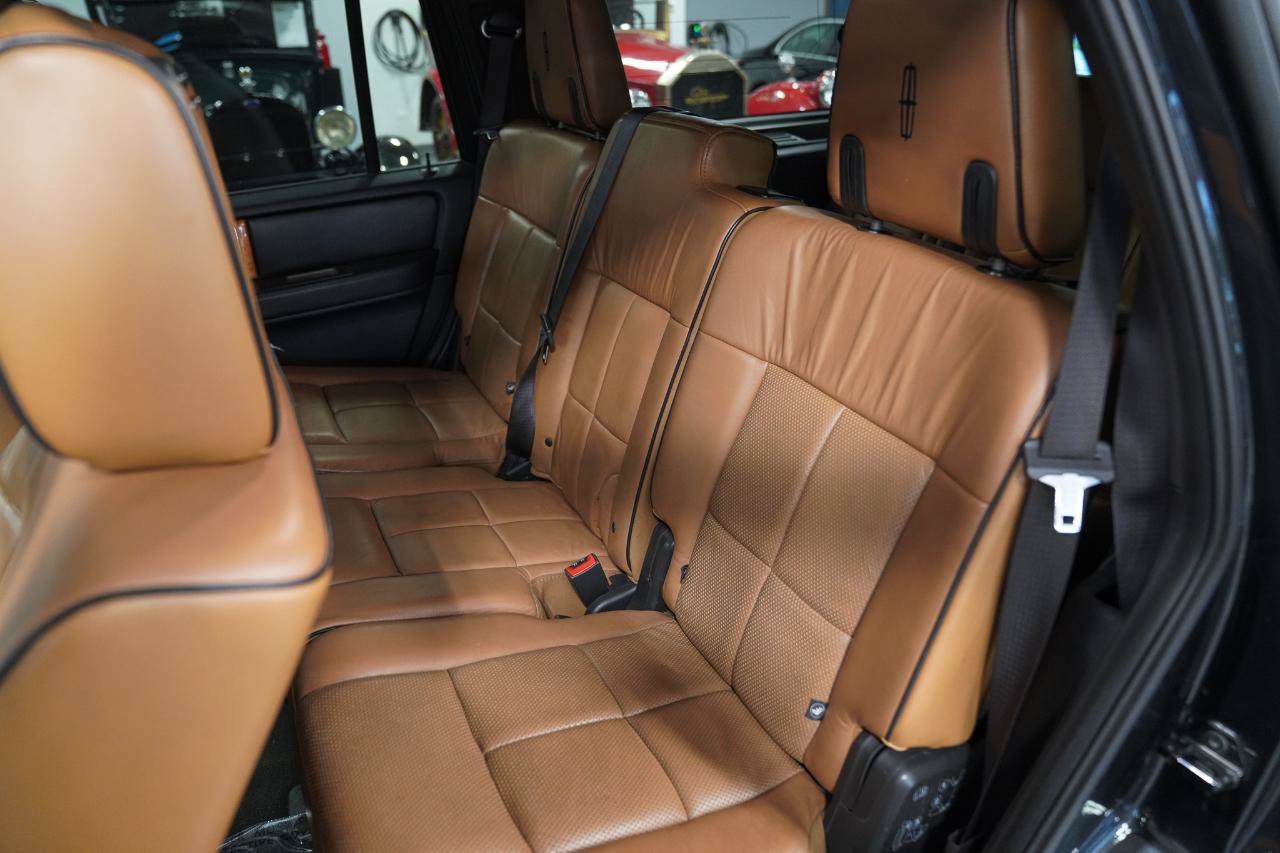 Used 2012 Lincoln Navigator 4WD image 27