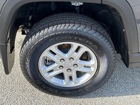 New 2025 Jeep Grand Cherokee Laredo w/ MOPAR Finishing Package image 17