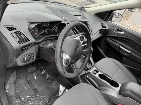 Used 2015 Ford Escape SE w/ Equipment Group 201A AWD/4WD image 16
