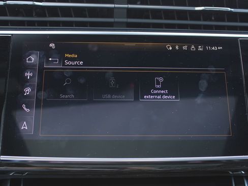 Certified 2025 Audi Q7 2.0T Premium Plus image 19