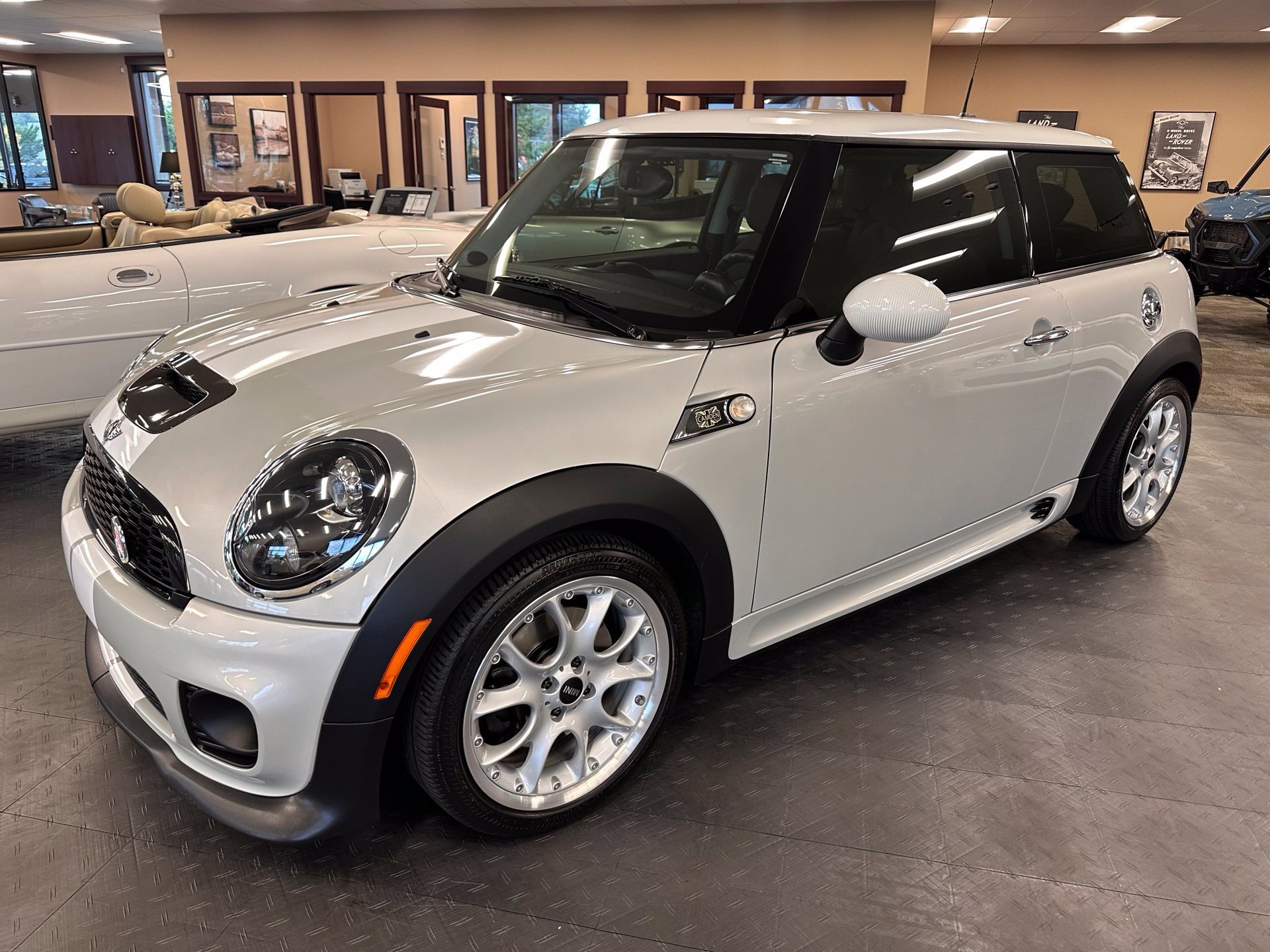 Used 2010 MINI Cooper S FWD image 1