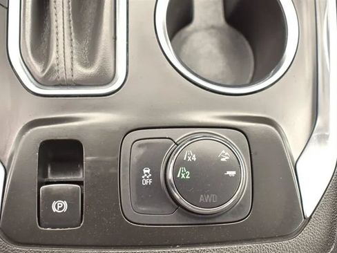 Used 2019 Chevrolet Traverse LT w/ LPO, Floor Liner Package AWD/4WD image 28