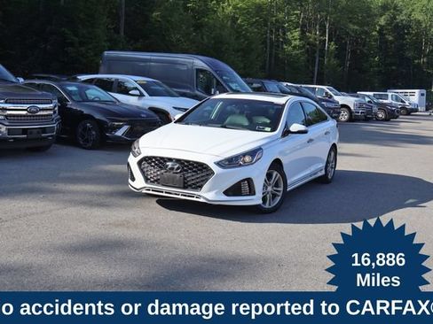 Used 2023 Hyundai Kona SEL AWD/4WD image 1