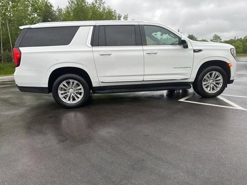 Used 2023 GMC Yukon XL SLT AWD/4WD image 6
