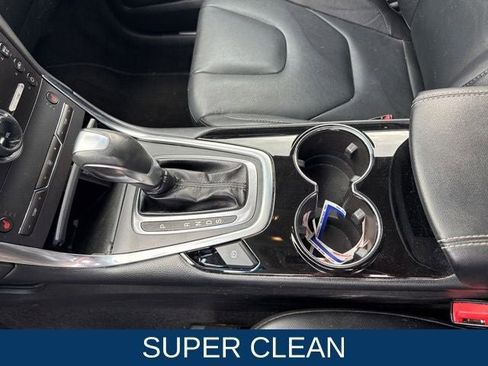 Used 2015 Ford Edge Titanium image 15