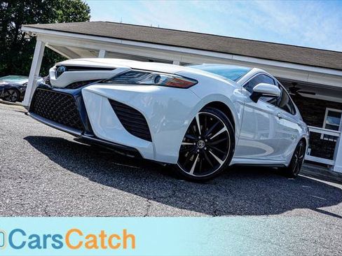 Used 2019 Toyota Camry XSE FWD image 3
