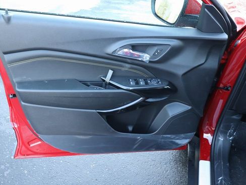 New 2026 Chevrolet Trax LT w/ LT Convenience Package FWD image 4