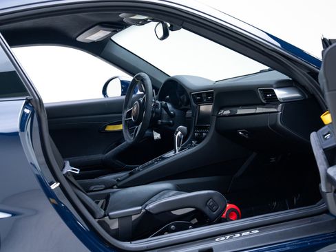 Used 2016 Porsche 911 GT3 RS image 38