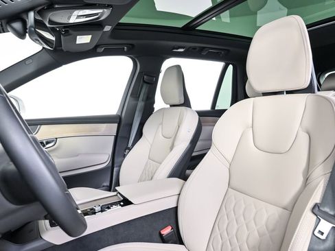 Certified 2025 Volvo XC90 B6 Core w/ Climate Package image 7
