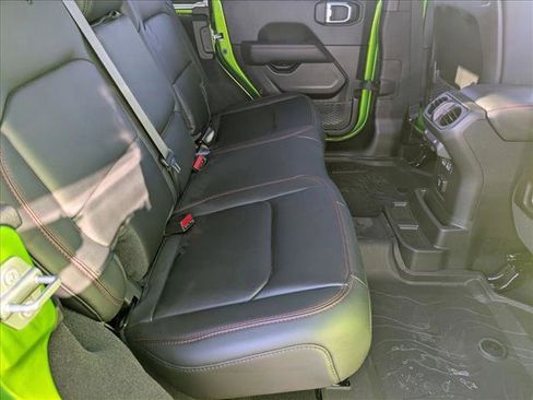 Used 2025 Jeep Wrangler Unlimited Rubicon image 19