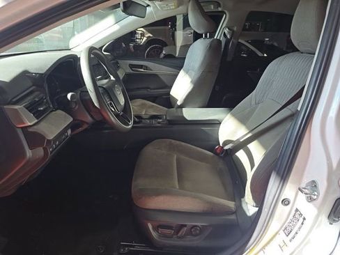 Used 2025 Toyota Camry LE w/ Convenience Package image 5