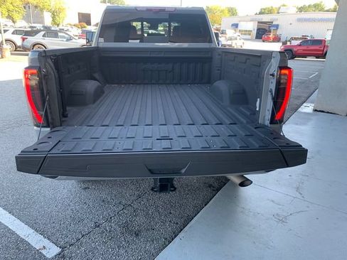 Used 2024 GMC Sierra 2500 AT4 w/ AT4 Premium Plus Package AWD/4WD image 10