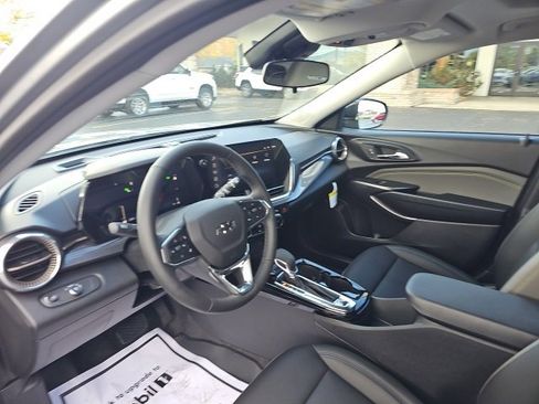 New 2026 Chevrolet Trax ACTIV w/ Sunroof Package image 34