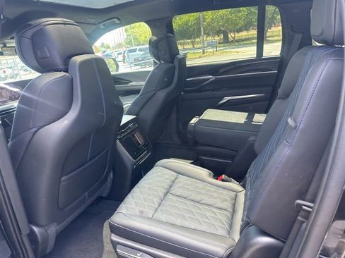 Used 2025 Cadillac Escalade IQ Luxury 1 AWD/4WD image 7