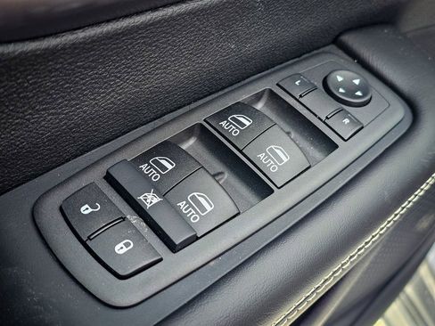 New 2026 Chrysler Pacifica Select image 11