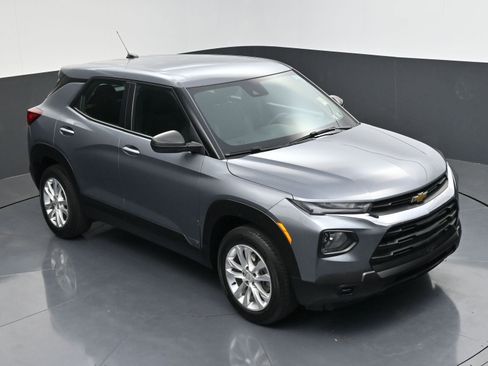 Used 2022 Chevrolet TrailBlazer LS w/ LPO, Blackout Package AWD/4WD image 39