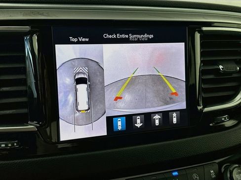 Used 2019 Chrysler Pacifica Touring Plus w/ Advanced Safetytec Group FWD image 20
