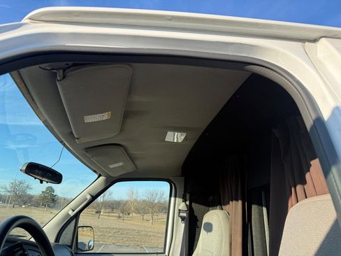 Used 2002 Ford E-350 and Econoline 350 Super Duty image 14