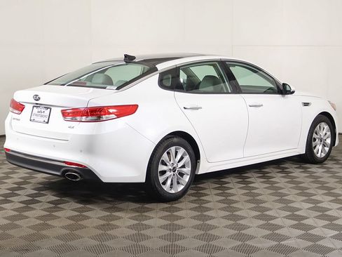 Used 2018 Kia Optima EX w/ Premium Package FWD image 10