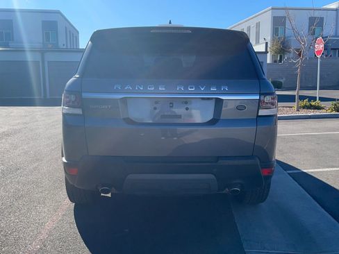 Used 2017 Land Rover Range Rover Sport SE image 5