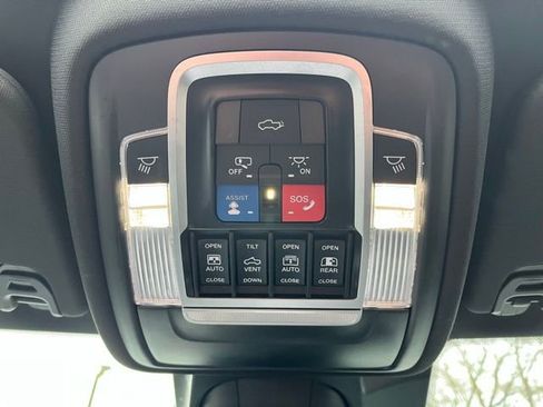 Used 2022 RAM 1500 Laramie AWD/4WD image 34