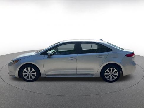 Used 2025 Toyota Corolla LE FWD image 9