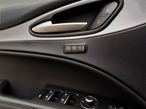 Used 2024 Alfa Romeo Stelvio Veloce image 18