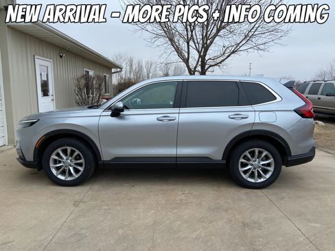 Used 2024 Honda CR-V EX image 2