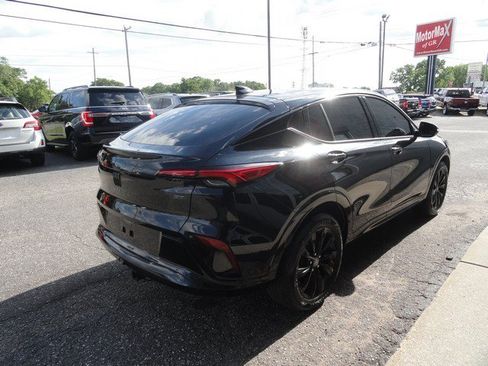 Used 2024 Buick Envista Sport Touring w/ Convenience I Package FWD image 4