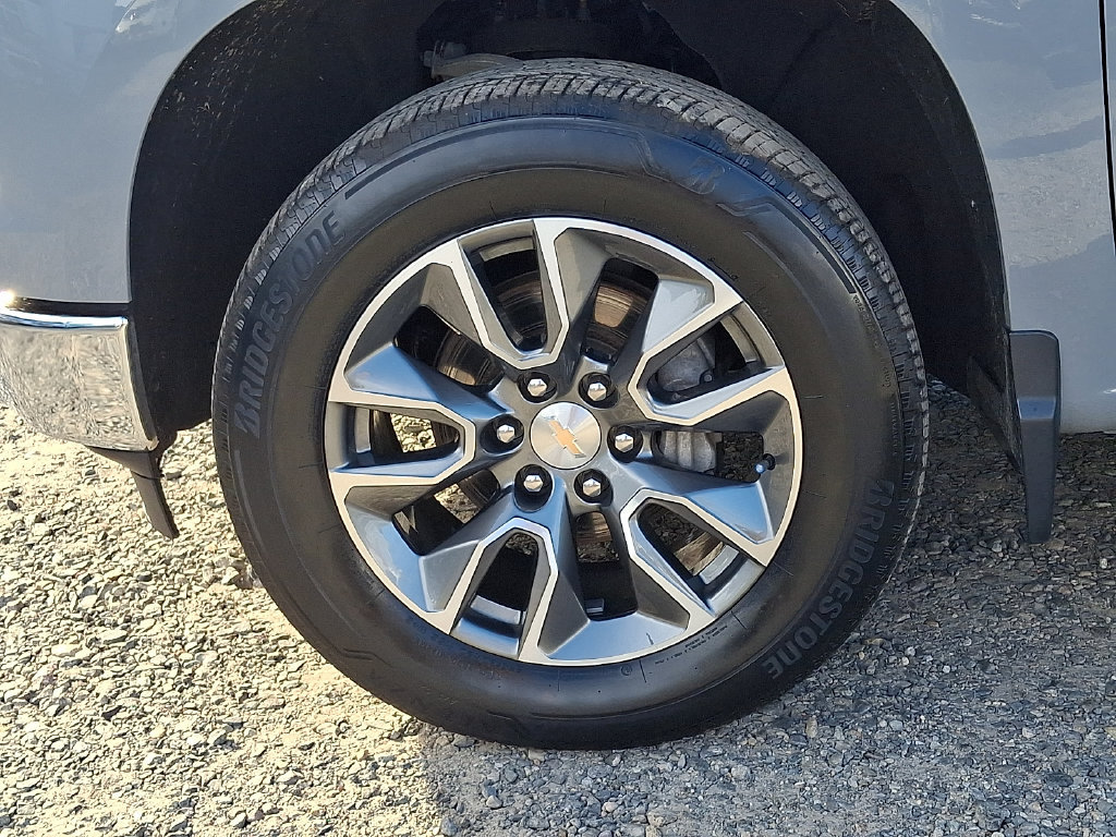 Used 2024 Chevrolet Silverado 1500 LT AWD/4WD image 32