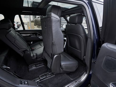 Used 2023 Land Rover Range Rover Long Wheelbase SE image 44