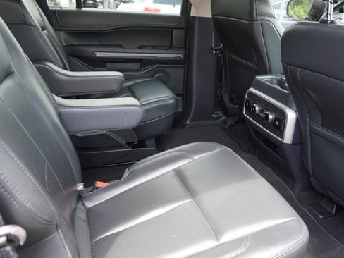 Used 2022 Ford Expedition XLT RWD image 11