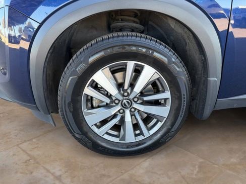 Used 2022 Nissan Pathfinder SL w/ Lighting Package (N92) image 30