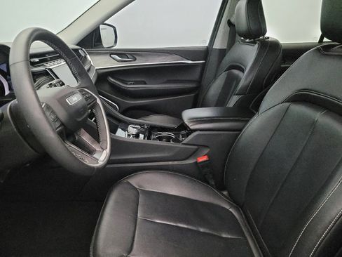 Used 2022 Jeep Grand Cherokee Limited 4xe image 17