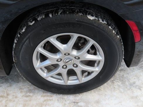 Used 2024 Chrysler Pacifica Touring-L image 16