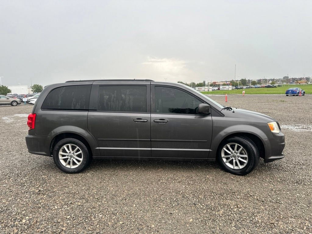 Used 2015 Dodge Grand Caravan SXT FWD image 12