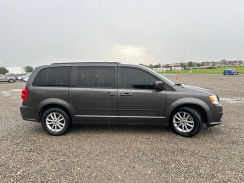 Used 2015 Dodge Grand Caravan SXT FWD image 12
