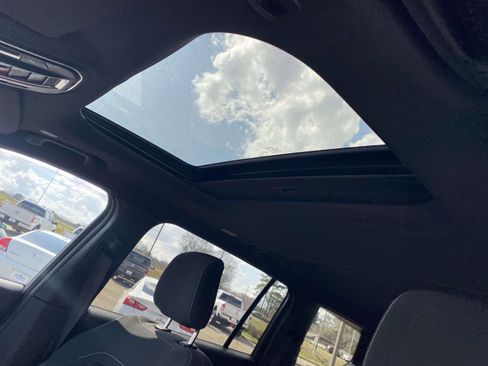 Used 2025 Jeep Grand Cherokee L Laredo w/ Luxury Tech Group I image 18