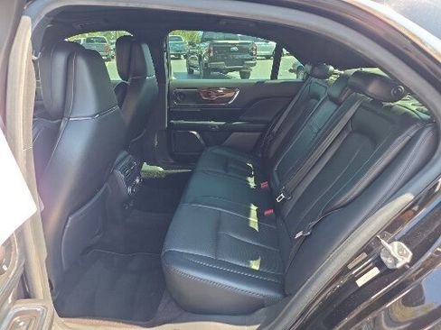 Used 2019 Lincoln Continental Reserve image 17
