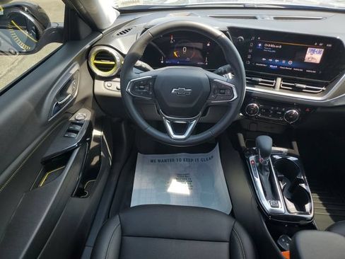 Used 2025 Chevrolet Trax ACTIV w/ Driver Confidence Package FWD image 17