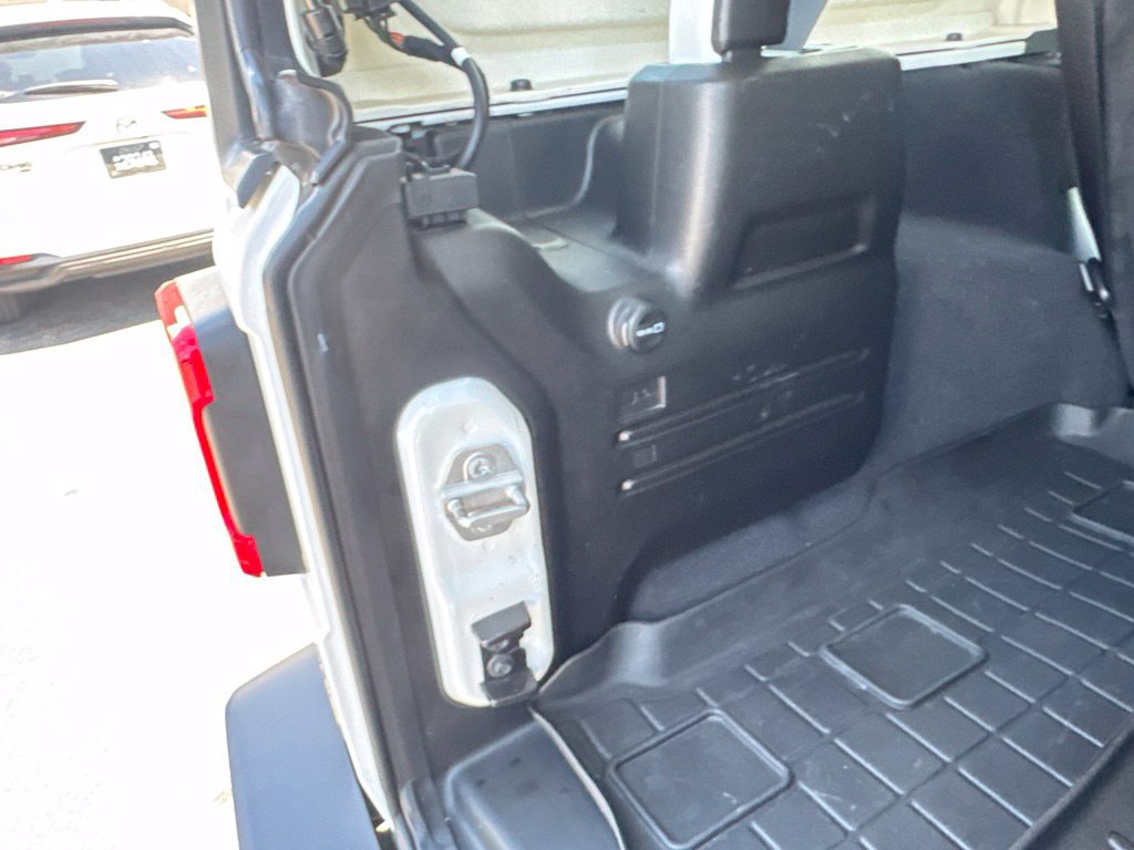 Used 2018 Jeep Wrangler Unlimited Sahara AWD/4WD image 64